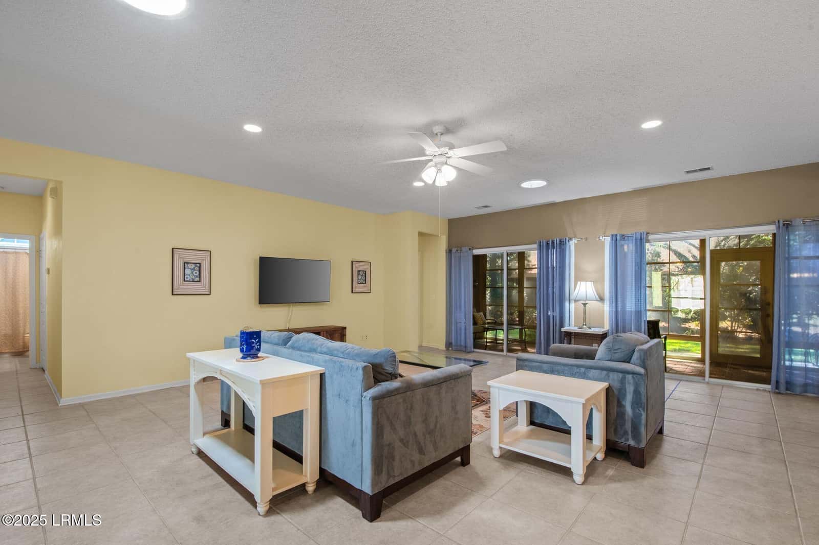 186 Hampton Circle, Bluffton, SC 29909 — photo 8 of 36