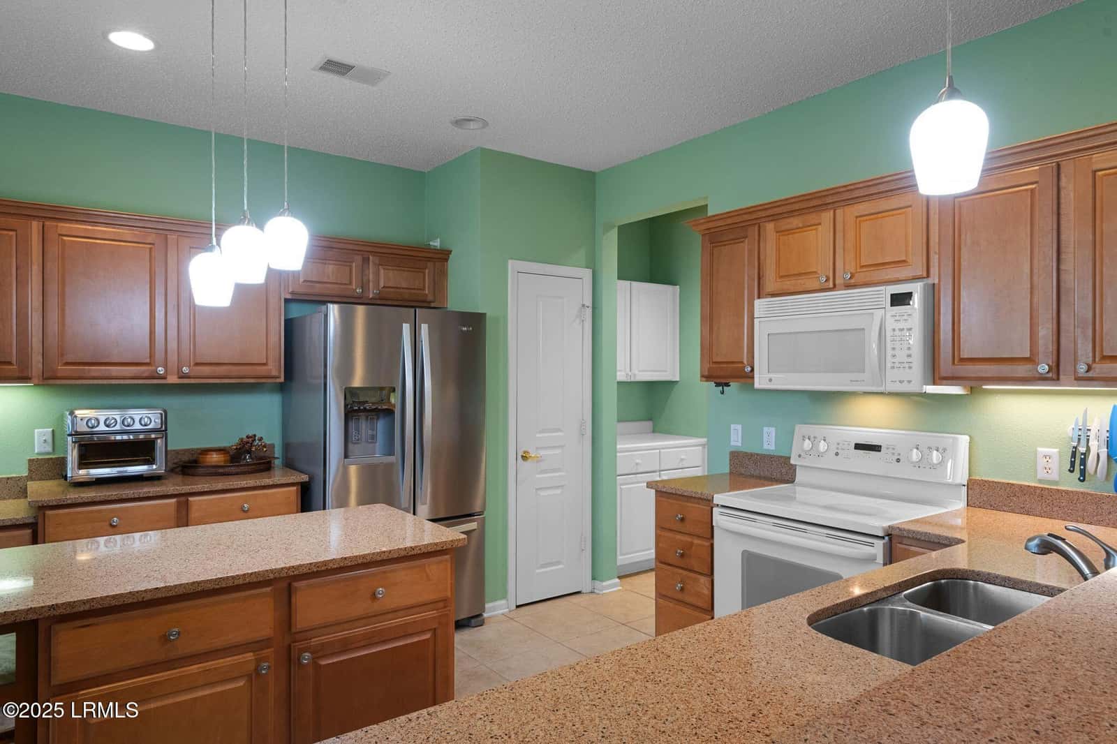 186 Hampton Circle, Bluffton, SC 29909 — photo 14 of 36
