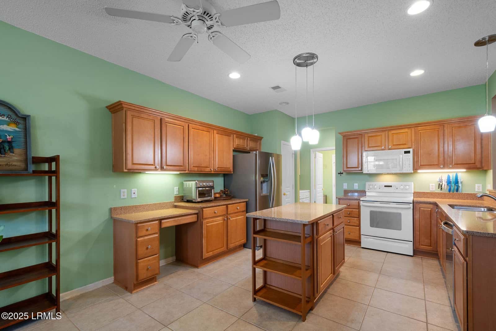 186 Hampton Circle, Bluffton, SC 29909 — photo 17 of 36