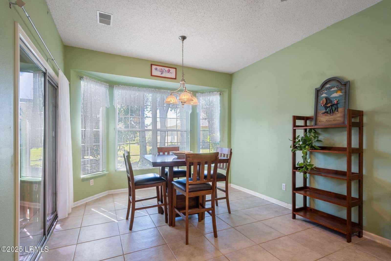 186 Hampton Circle, Bluffton, SC 29909 — photo 18 of 36