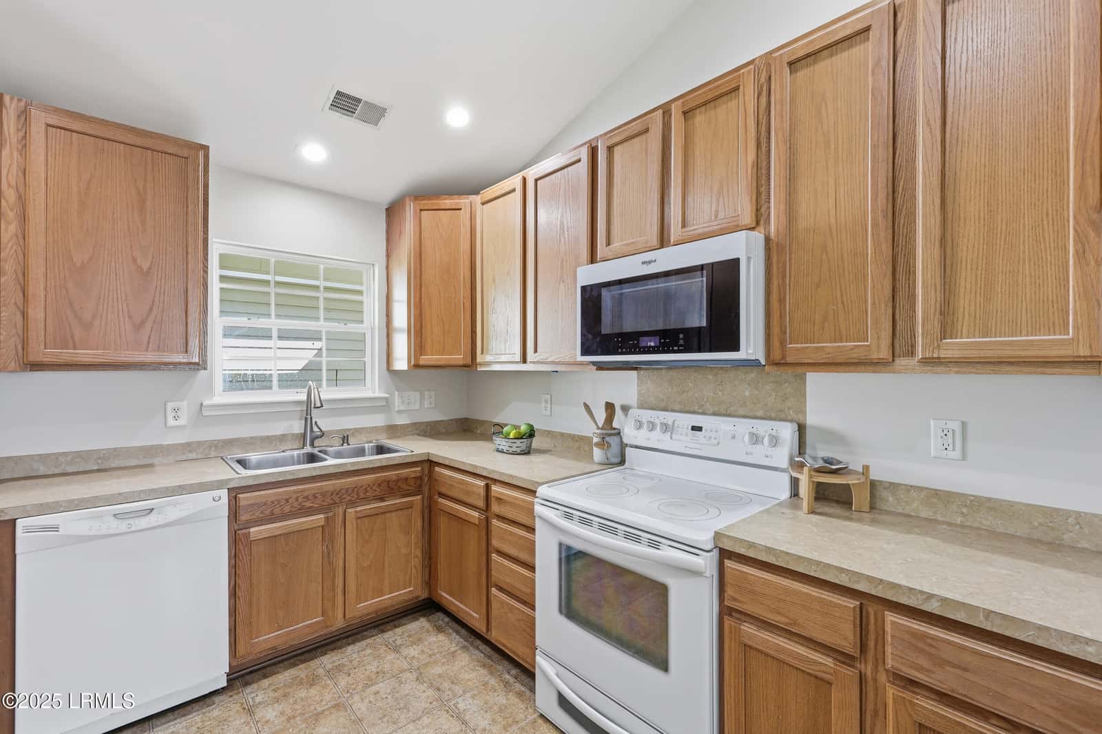 11 Savannah Oak Drive, Bluffton, SC 29910 — photo 12 of 34