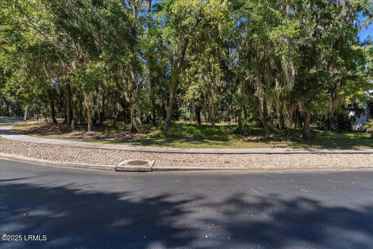300 De La Gaye Point, Beaufort, SC 29902 — photo 21 of 28