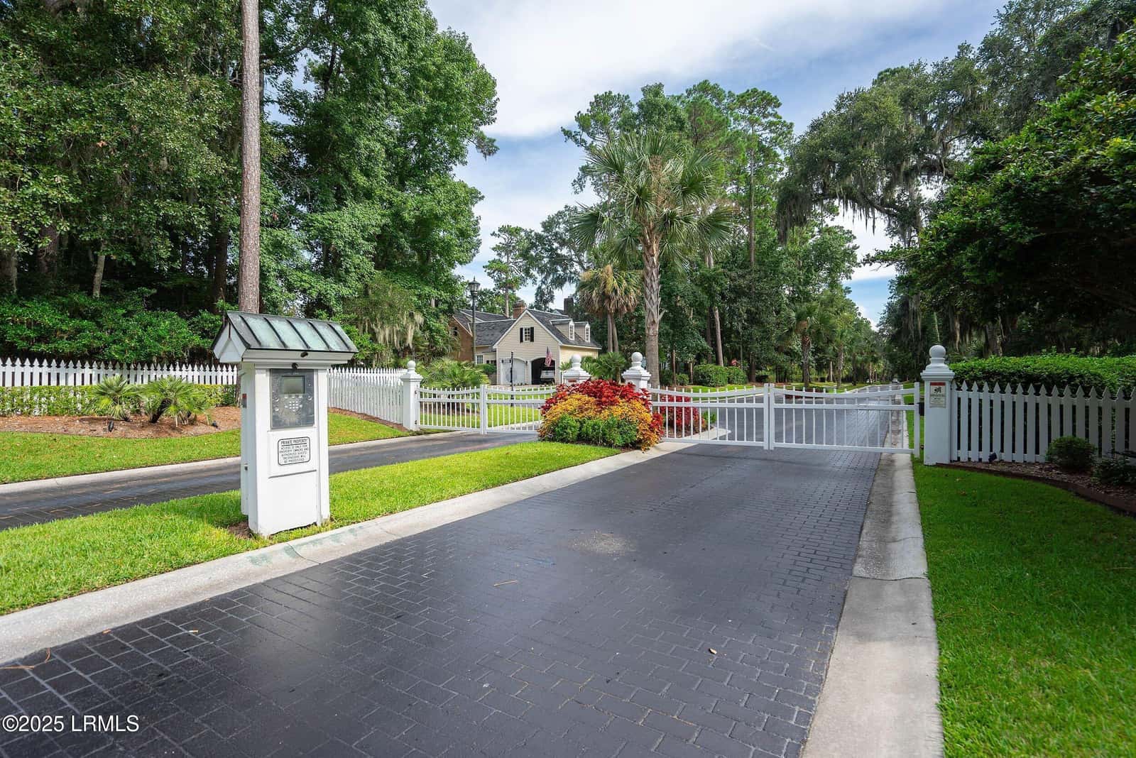 233 De La Gaye Point, Beaufort, SC 29902 — photo 15 of 31