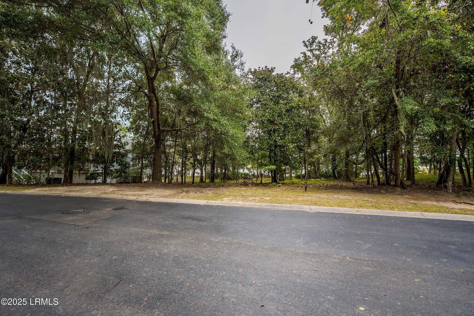 233 De La Gaye Point, Beaufort, SC 29902 — photo 10 of 31