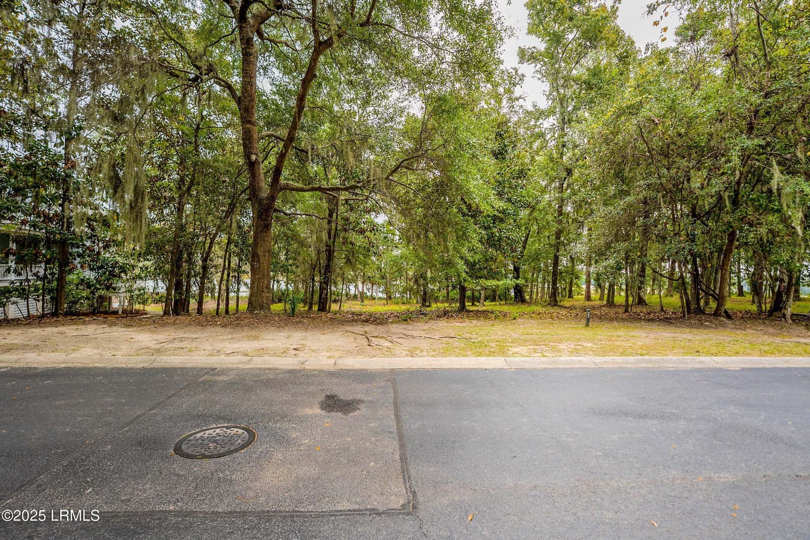 233 De La Gaye Point, Beaufort, SC 29902 — photo 12 of 31