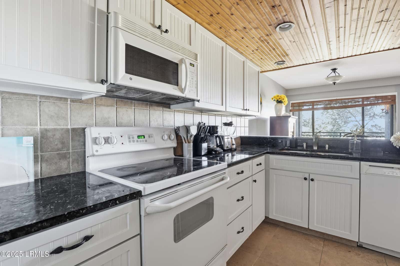 70 Paddle Boat Lane 303d, Hilton Head Island, SC 29928 — photo 10 of 44