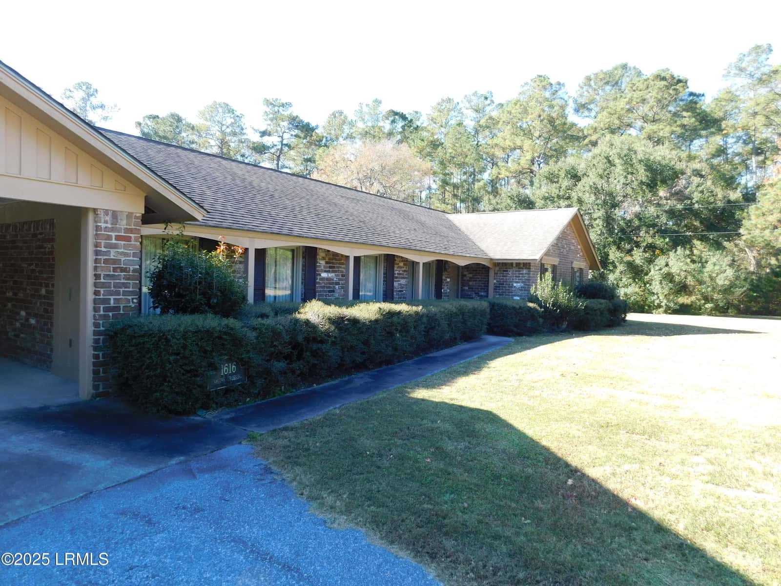 1608 Smiths Crossing, Ridgeland, SC 29936 — photo 5 of 36