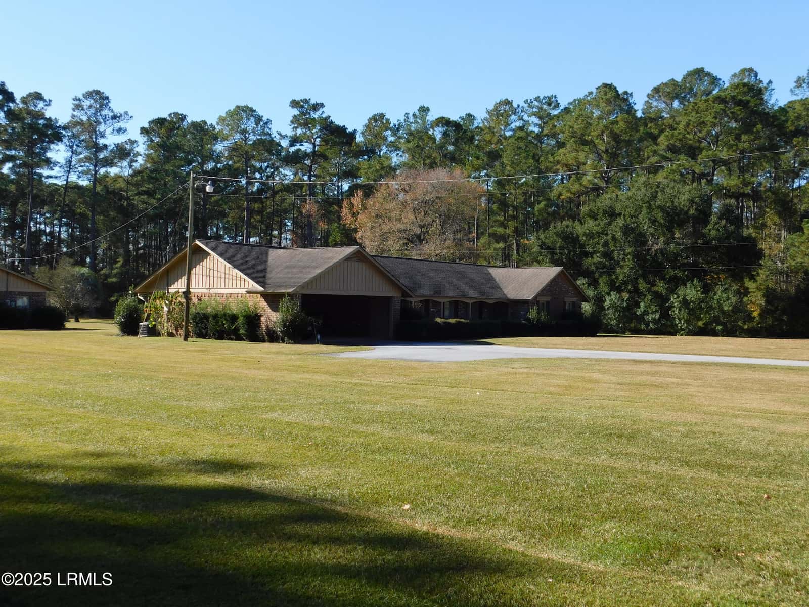 1608 Smiths Crossing, Ridgeland, SC 29936 — photo 3 of 36