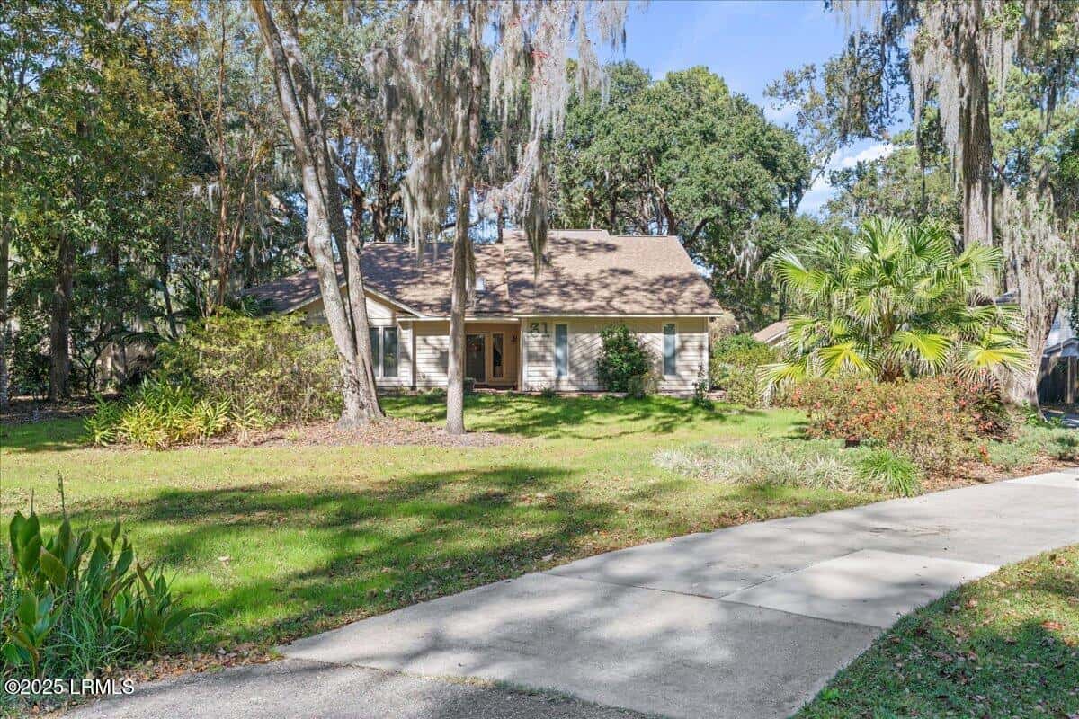 31 Chesterfield Lake Drive, Beaufort, SC 29906 — photo 2 of 42