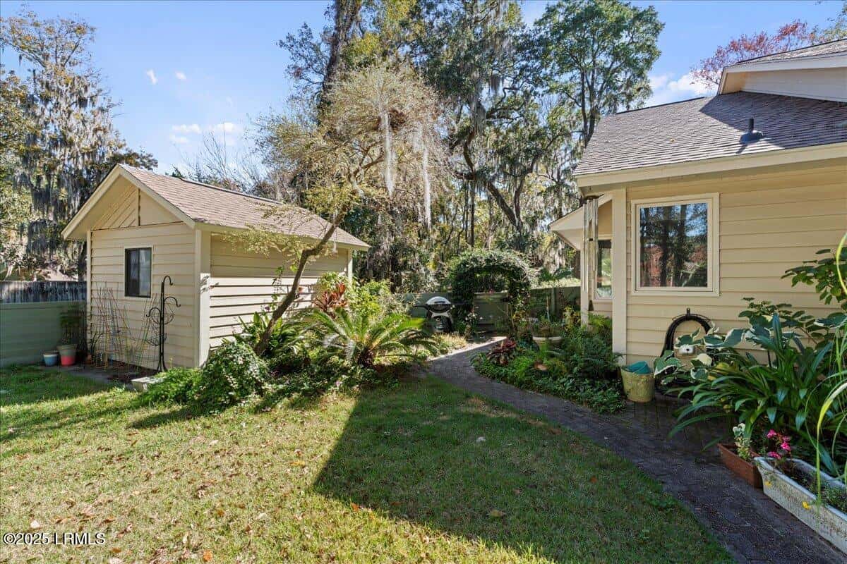 31 Chesterfield Lake Drive, Beaufort, SC 29906 — photo 24 of 42