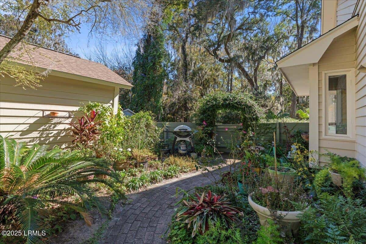 31 Chesterfield Lake Drive, Beaufort, SC 29906 — photo 25 of 42