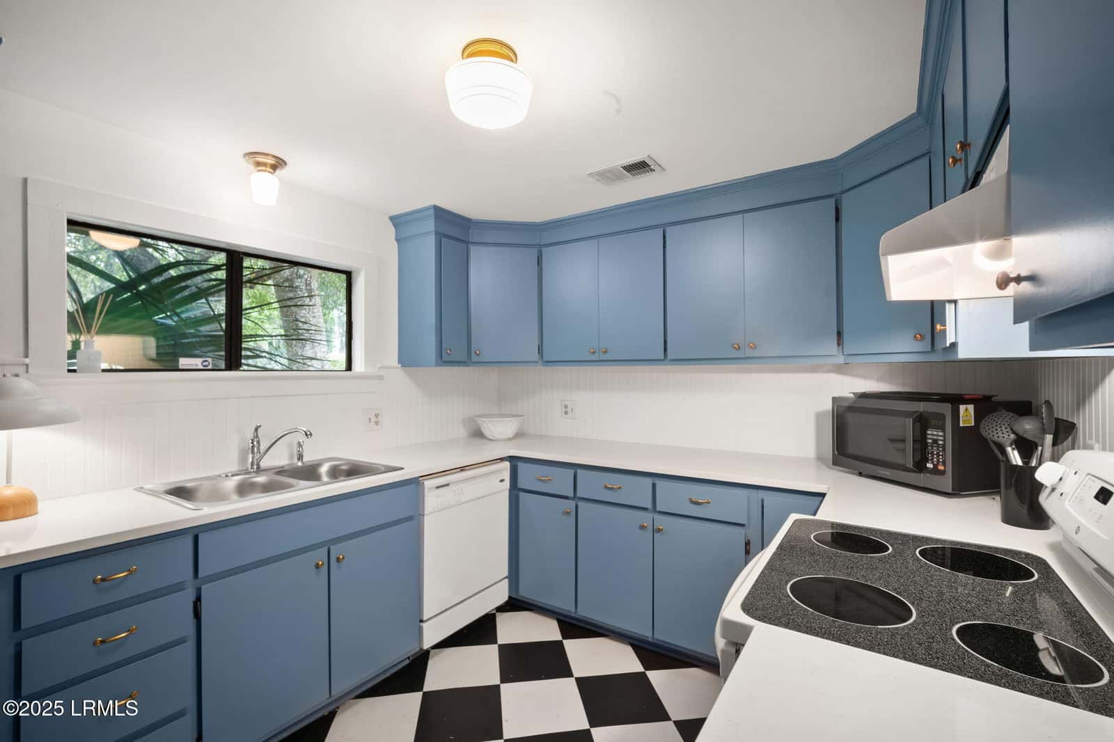 402 Wilmington Street, Beaufort, SC 29902 — photo 14 of 28
