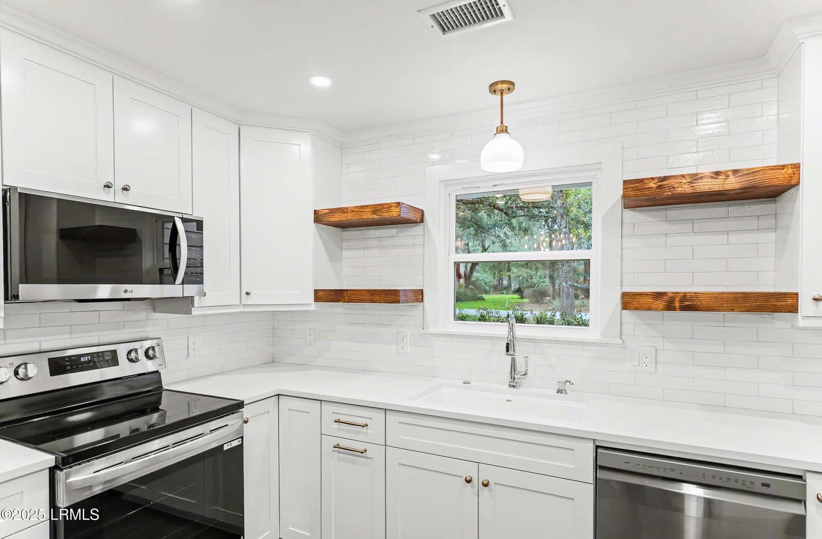 10 Chesterfield Lake Drive, Beaufort, SC 29906 — photo 11 of 50