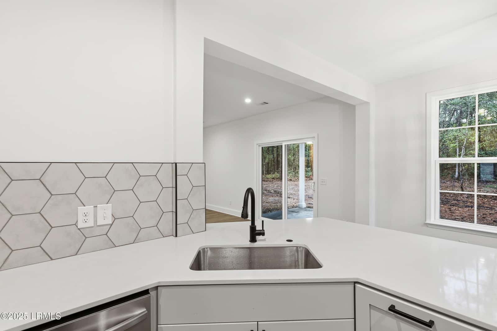 579 Sams Point Road, Beaufort, SC 29907 — photo 15 of 44