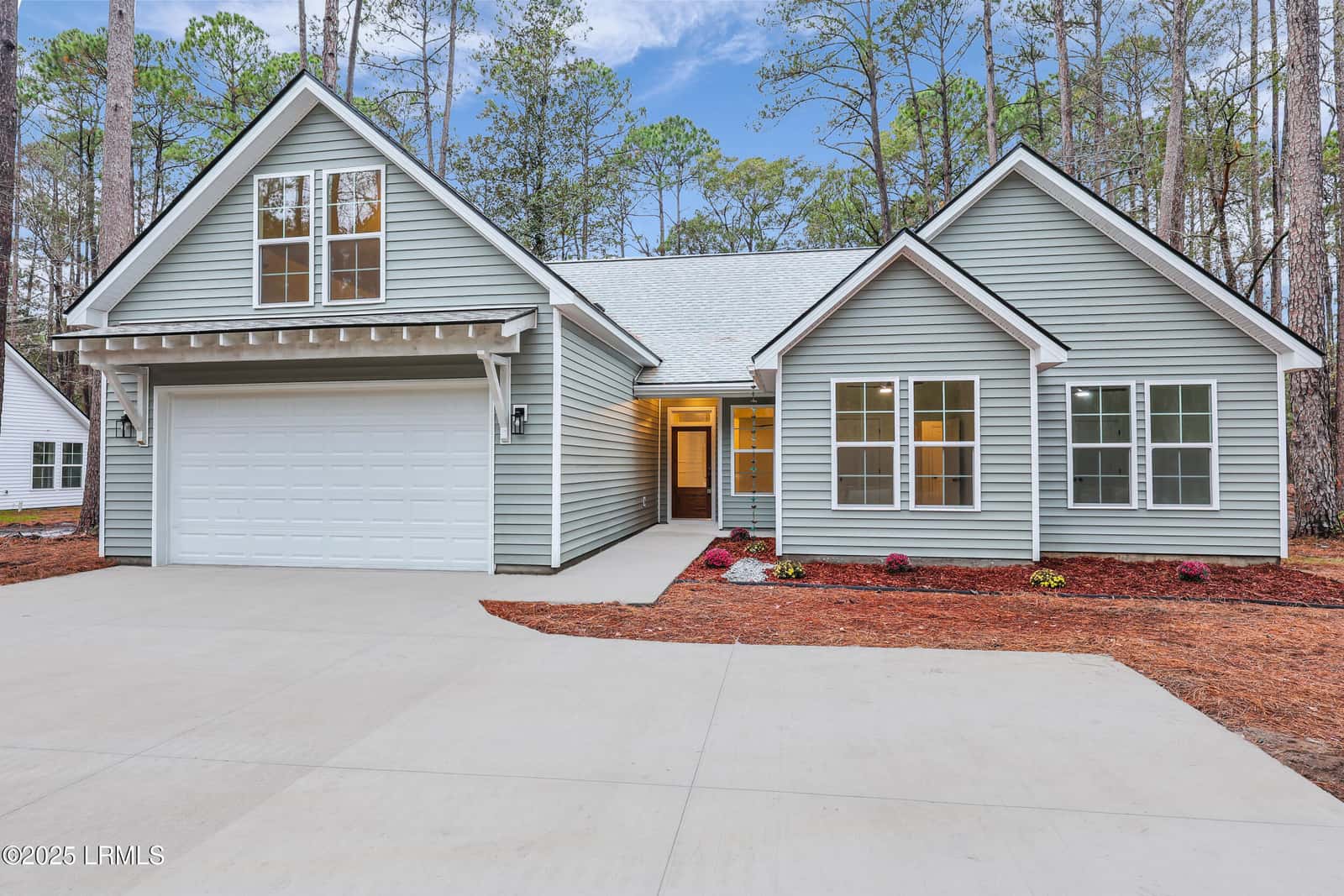 579 Sams Point Road, Beaufort, SC 29907 — photo 2 of 44