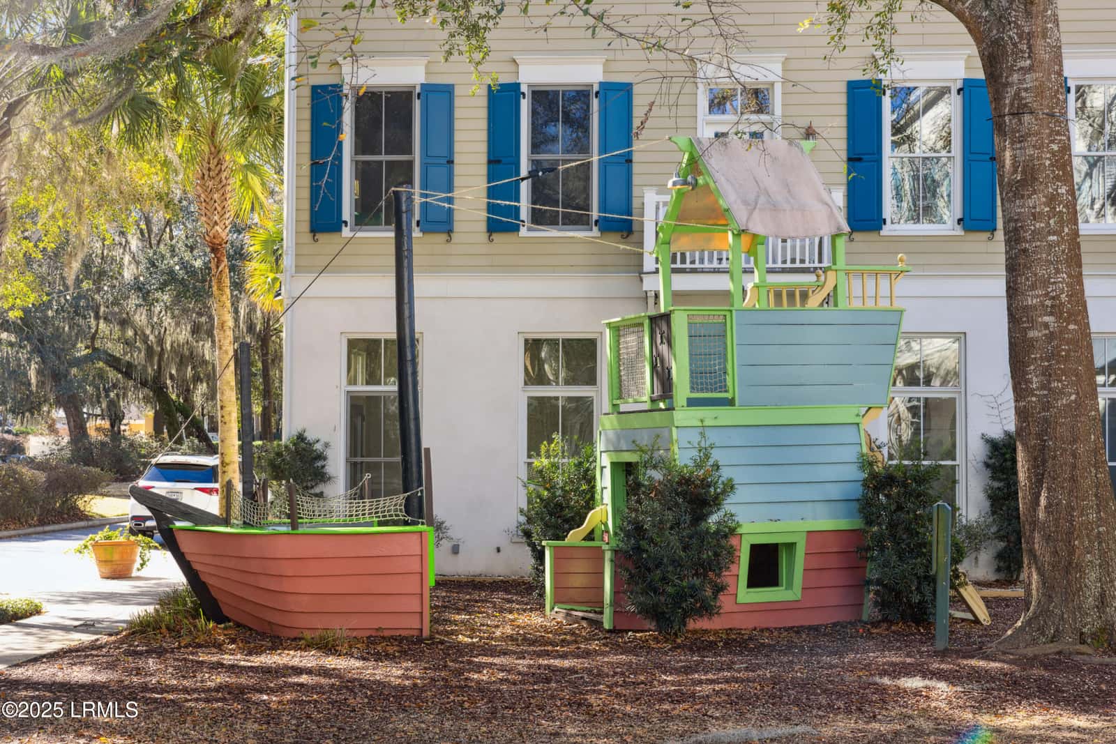 7 N Loudon, Beaufort, SC 29906 — photo 35 of 40