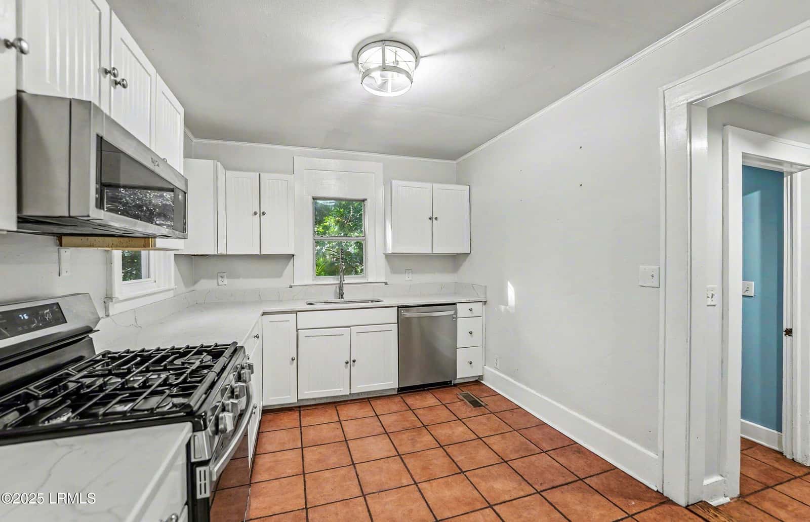2301 Hermitage Road, Beaufort, SC 29902 — photo 15 of 56