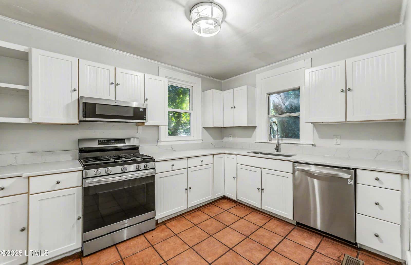 2301 Hermitage Road, Beaufort, SC 29902 — photo 14 of 56