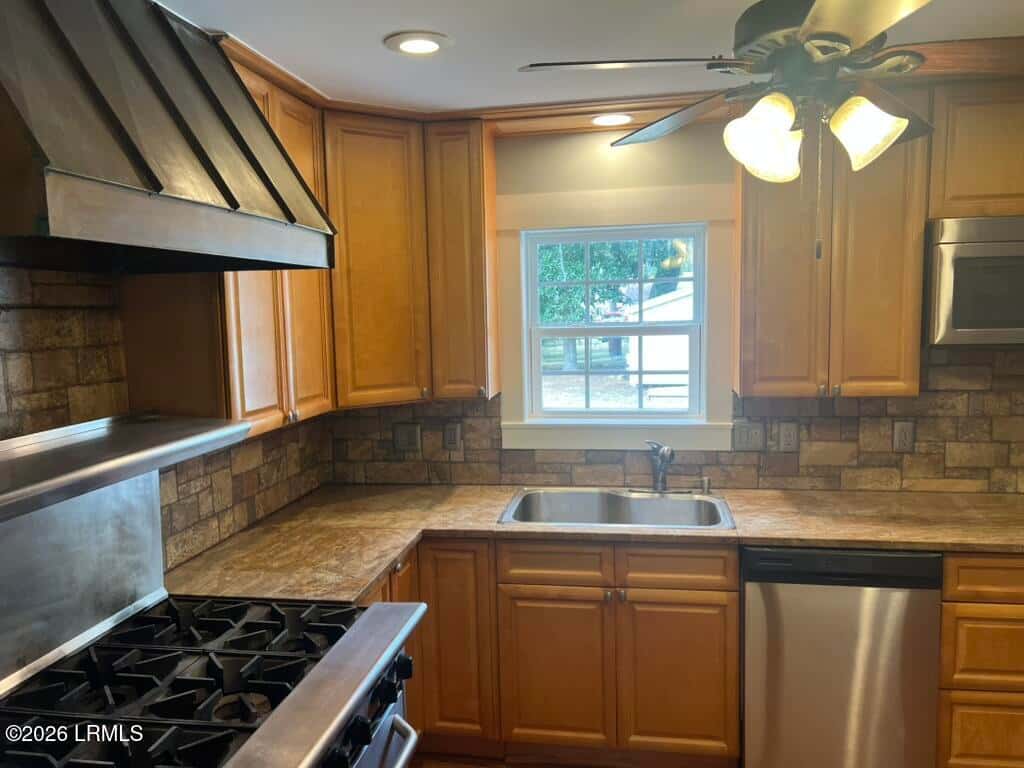 905 Belleview Circle W, Beaufort, SC 29902 — photo 5 of 20