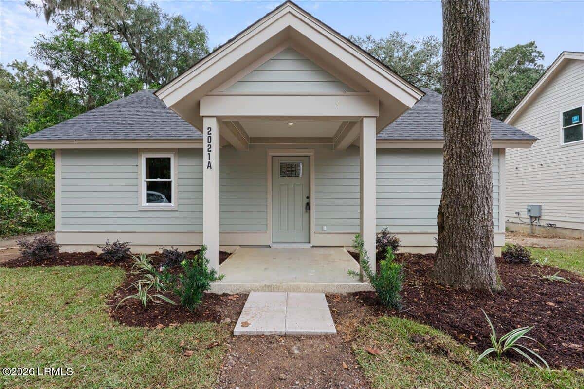 2021 Lafayette Street, Beaufort, SC 29902 — photo 4 of 100