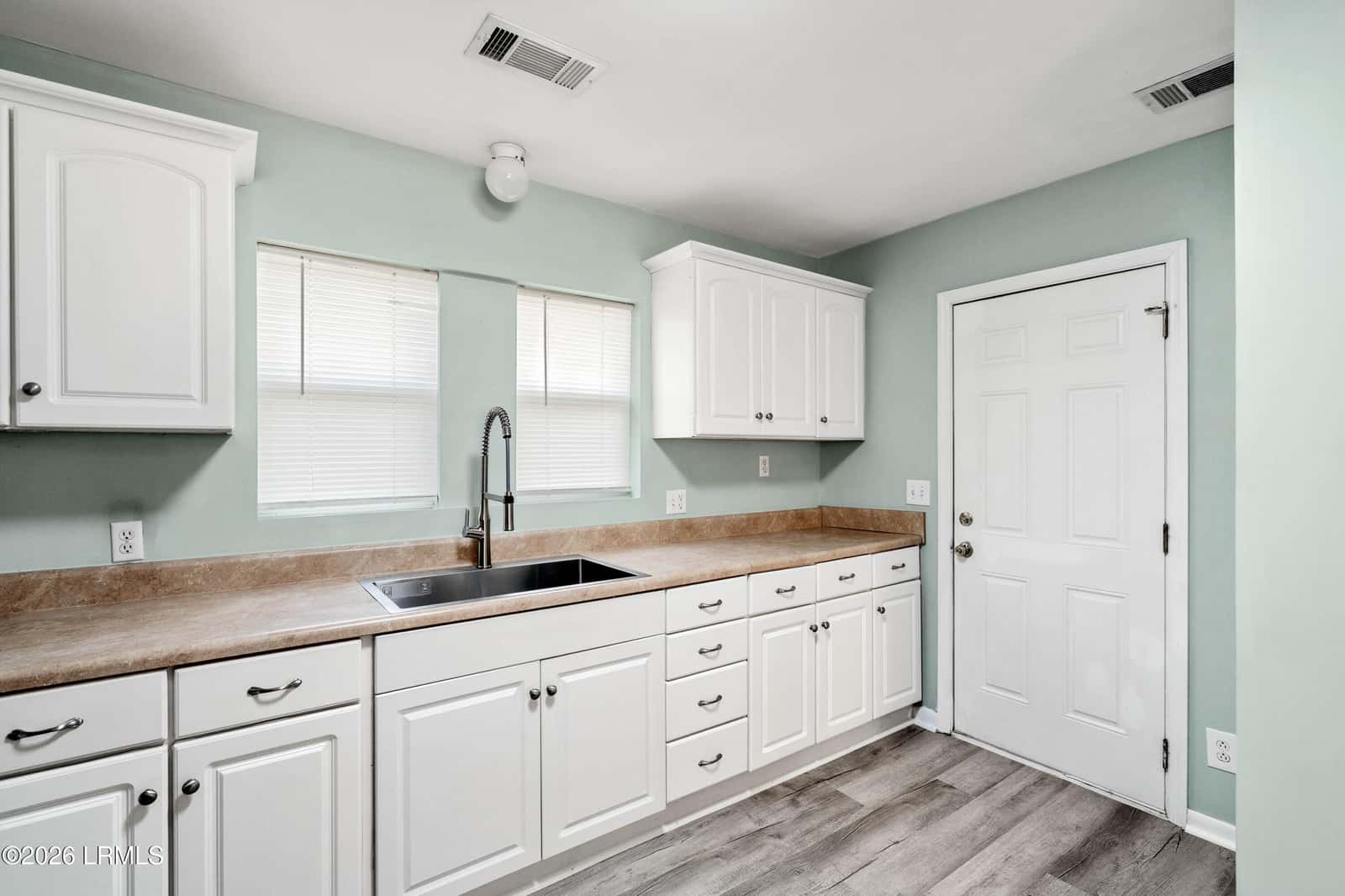 2813 4th Street, Beaufort, SC 29902 — photo 11 of 31