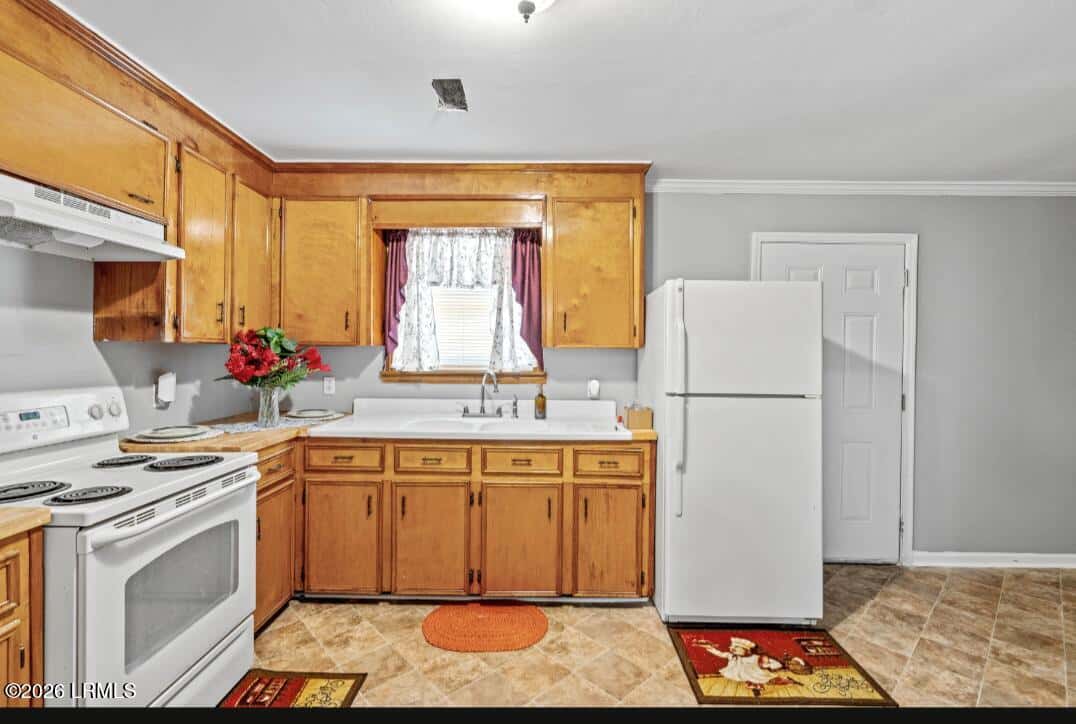 1076 Aiken Avenue S, Fairfax, SC 29827 — photo 10 of 20