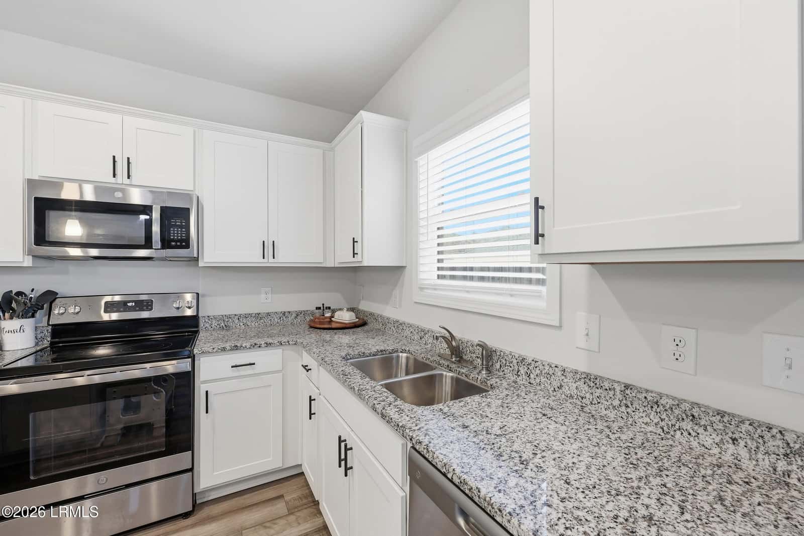 81 Chestnut Street, Beaufort, SC 29906 — photo 11 of 45