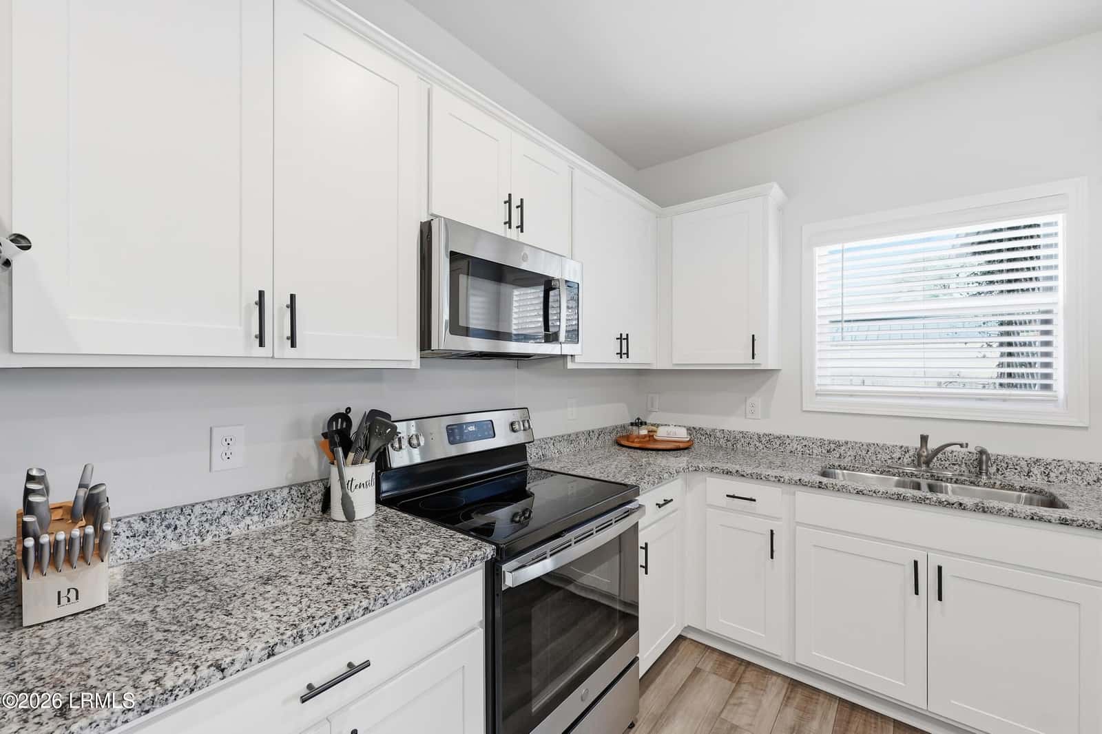81 Chestnut Street, Beaufort, SC 29906 — photo 12 of 45