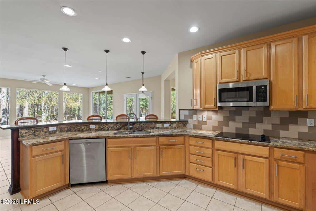 171 Hampton Circle, Bluffton, SC 29909 — photo 9 of 43