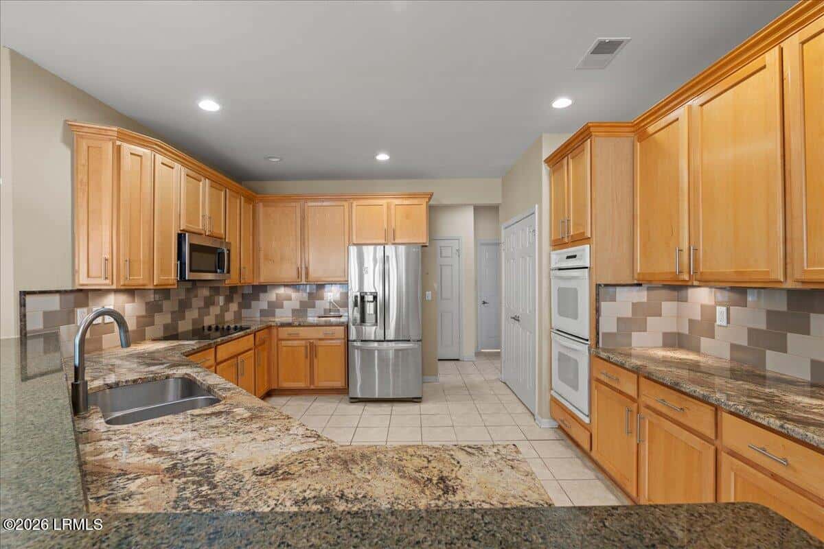 171 Hampton Circle, Bluffton, SC 29909 — photo 10 of 43