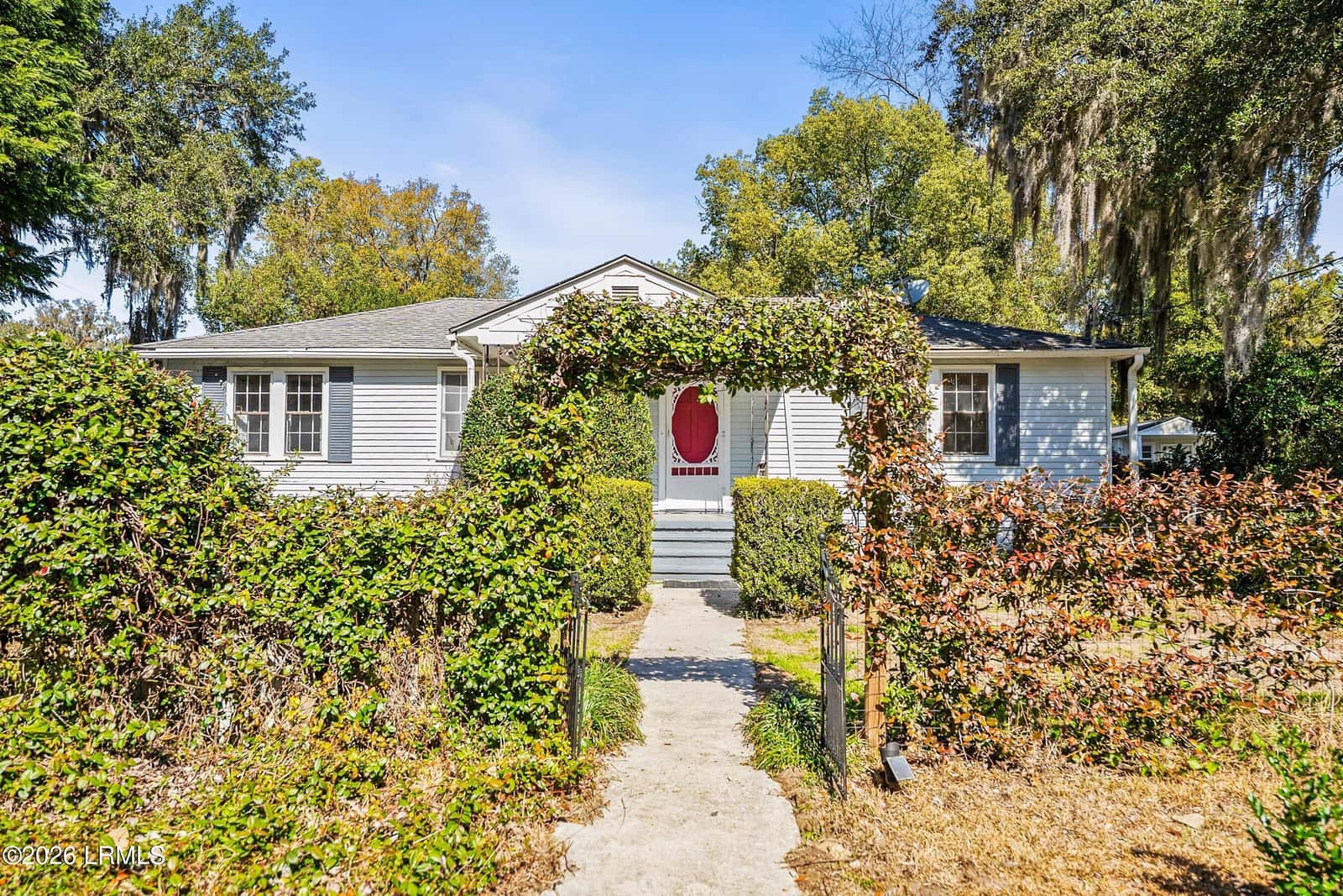 923 La Chere Street, Beaufort, SC 29902 — photo 1 of 44