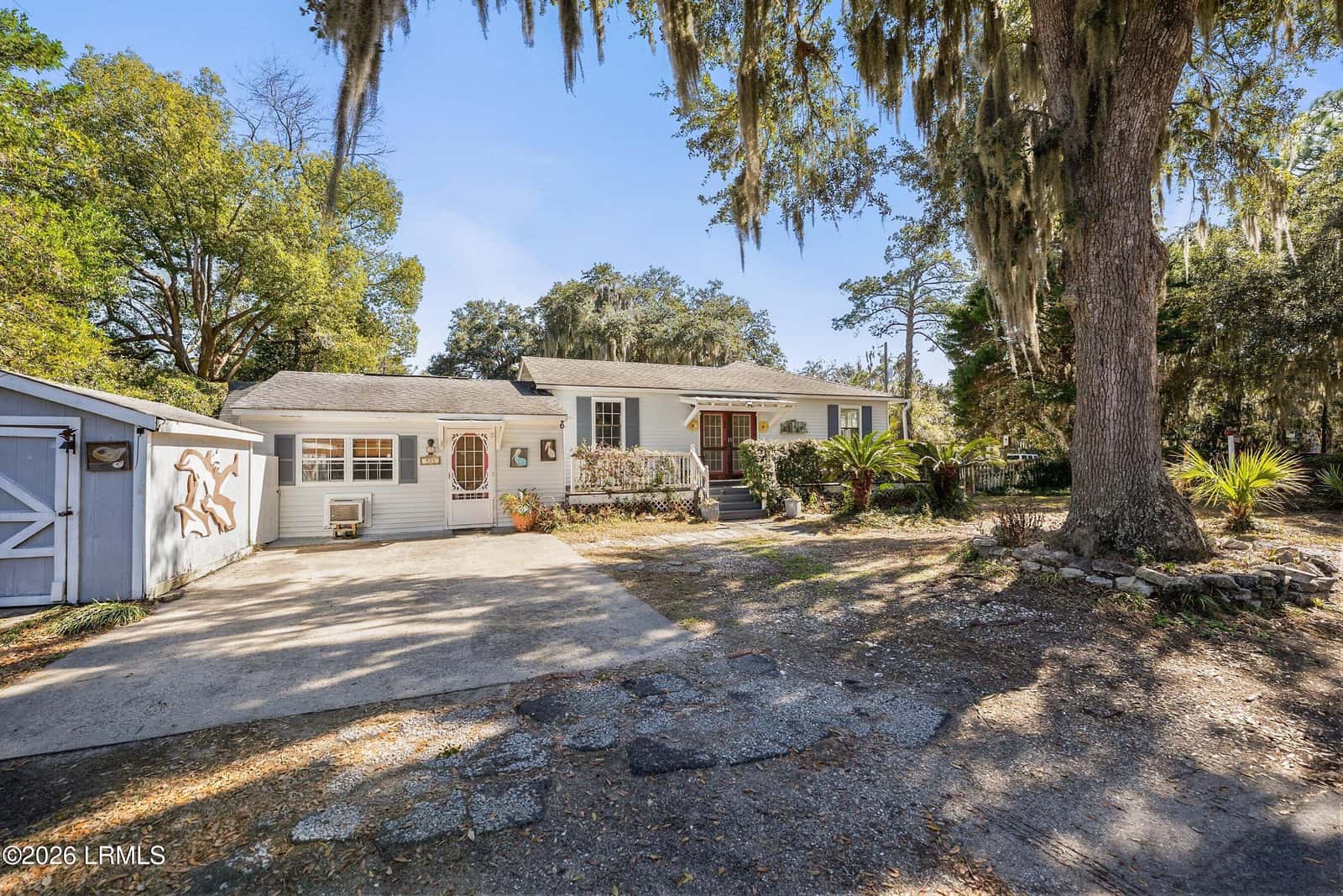 923 La Chere Street, Beaufort, SC 29902 — photo 2 of 44