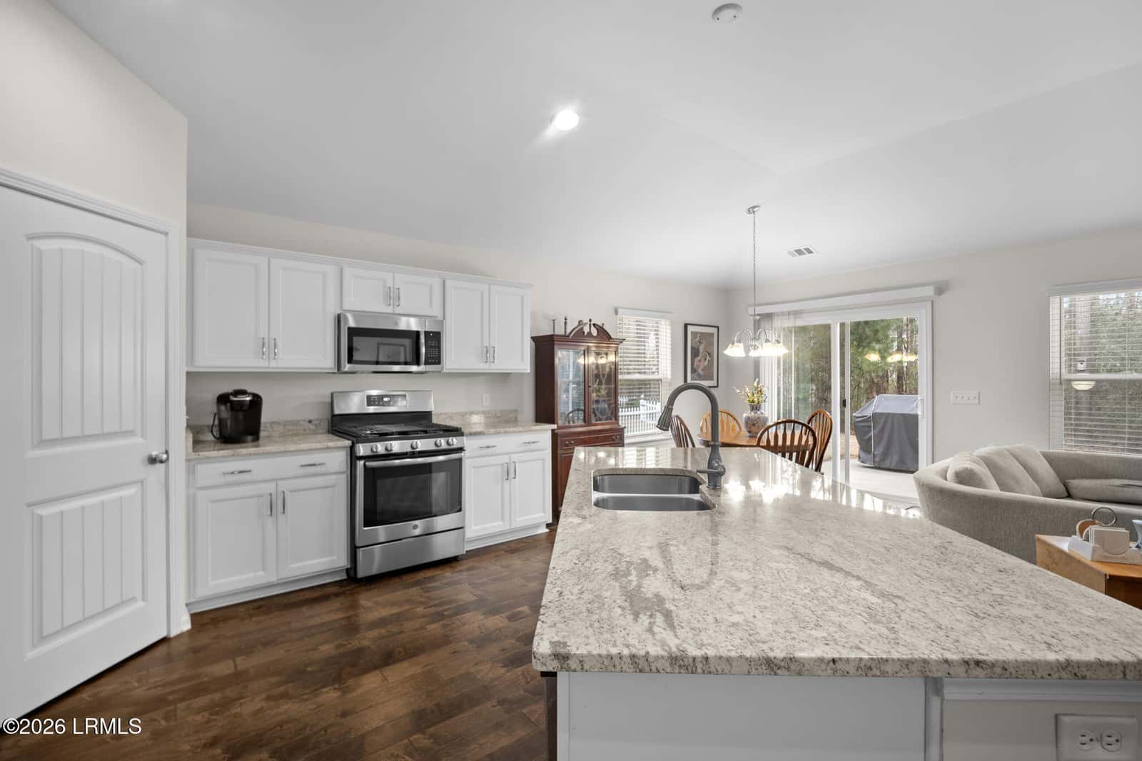 112 Lakeway Drive, Bluffton, SC 29910 — photo 5 of 28