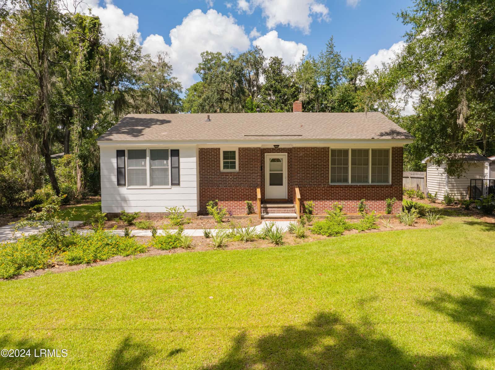 2002 Roper Street, Beaufort, SC 29902 — photo 2 of 48
