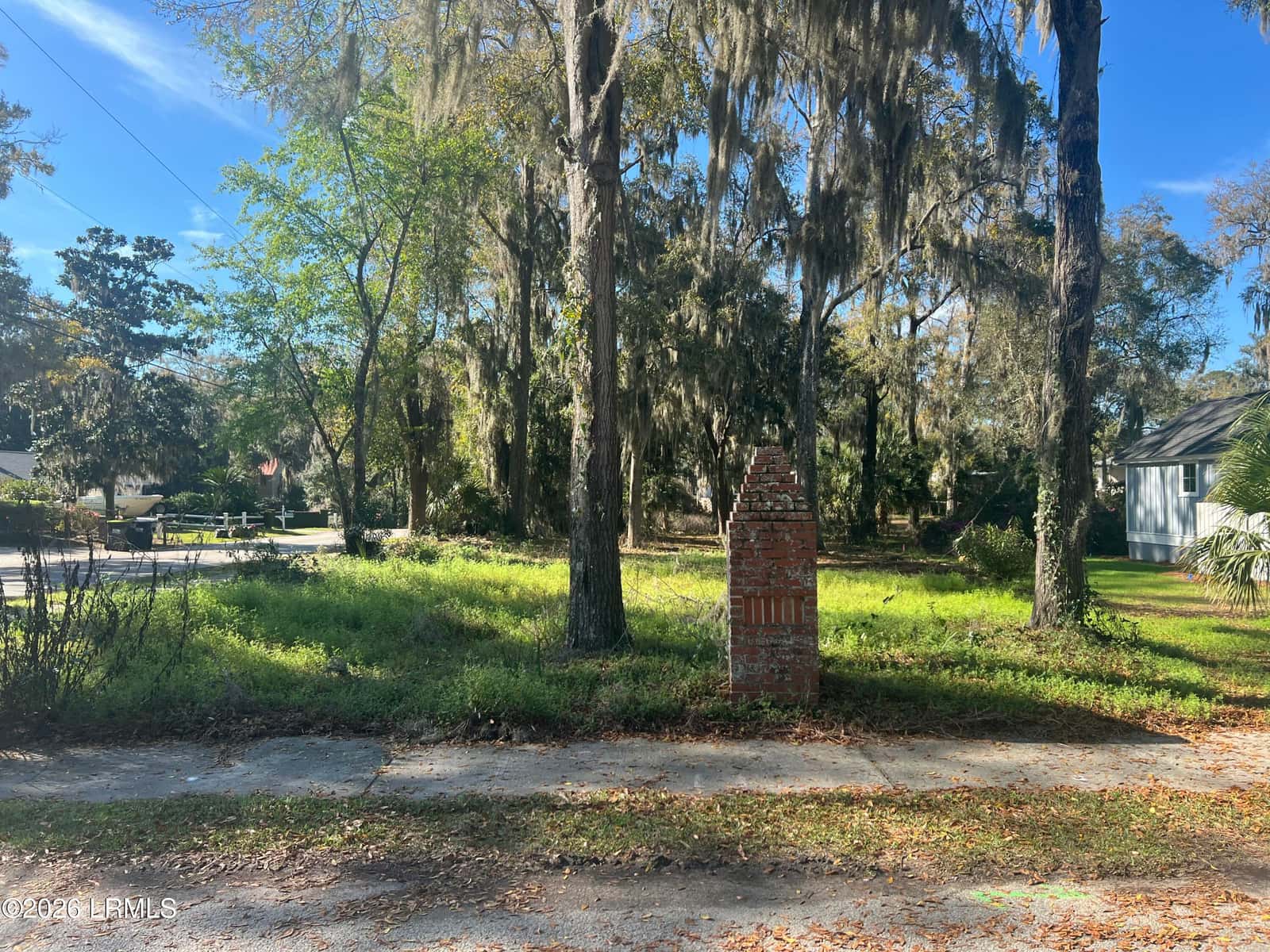4 Albert Street, Beaufort, SC 29902 — photo 1 of 7