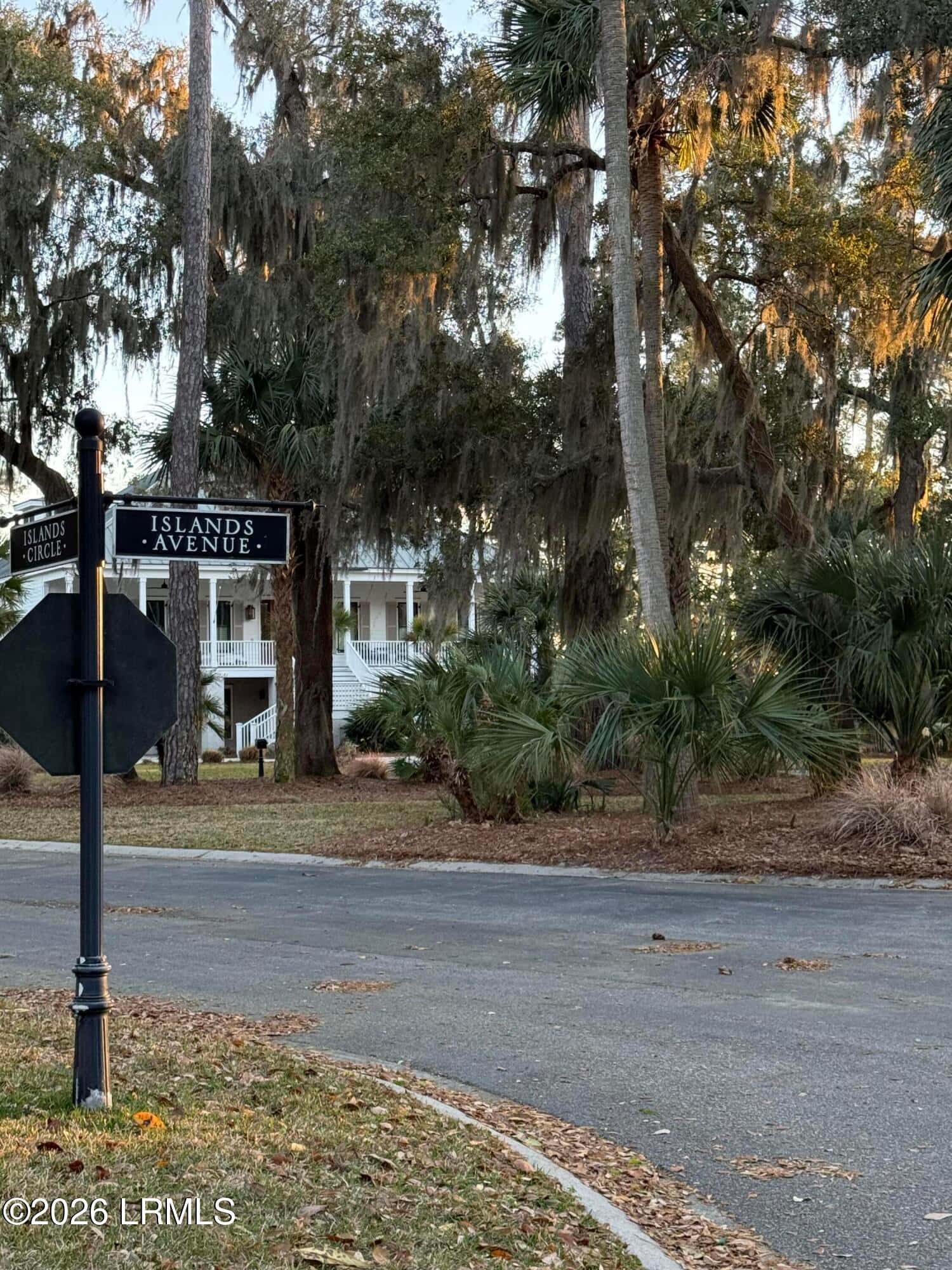 401 Islands Avenue, Beaufort, SC 29902 — photo 8 of 23