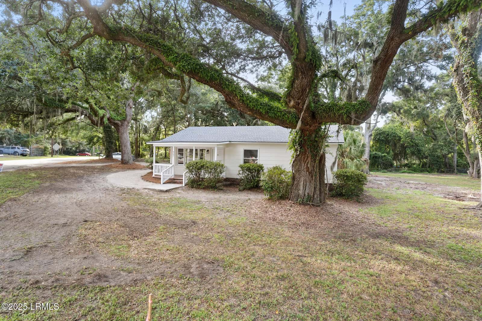 27 Miller Drive W, Beaufort, SC 29907 — photo 4 of 21
