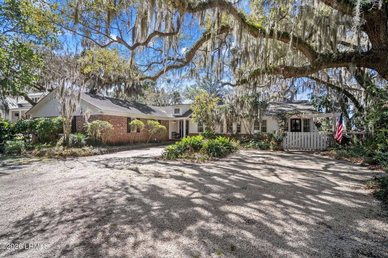 115 S Hermitage Road, Beaufort, SC 29902 — photo 1 of 66