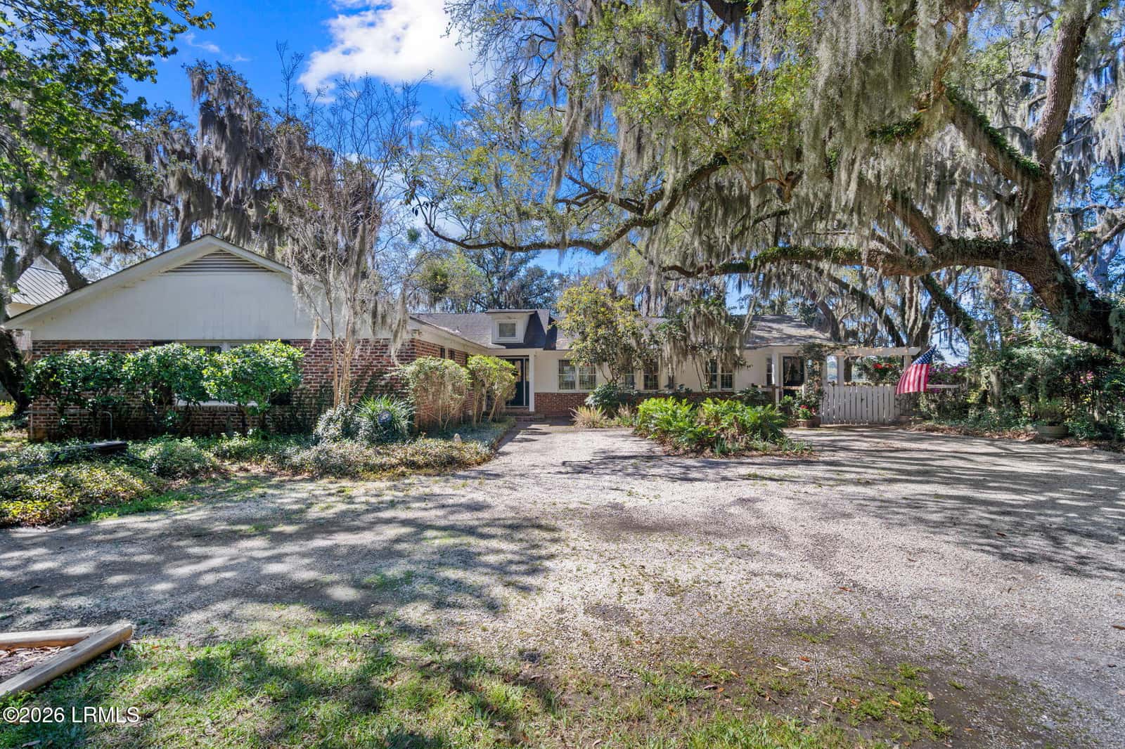 115 S Hermitage Road, Beaufort, SC 29902 — photo 2 of 66