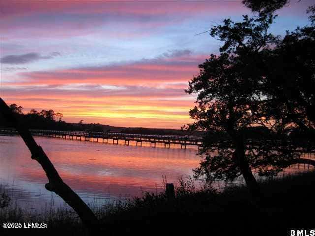 23 Tuscarora Avenue, Beaufort, SC 29907 — photo 5 of 63