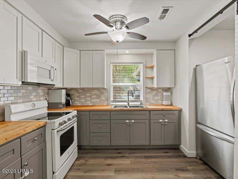 9 Chesterfield Lake Drive, Beaufort, SC 29906 — photo 9 of 26