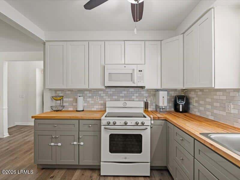 9 Chesterfield Lake Drive, Beaufort, SC 29906 — photo 10 of 26