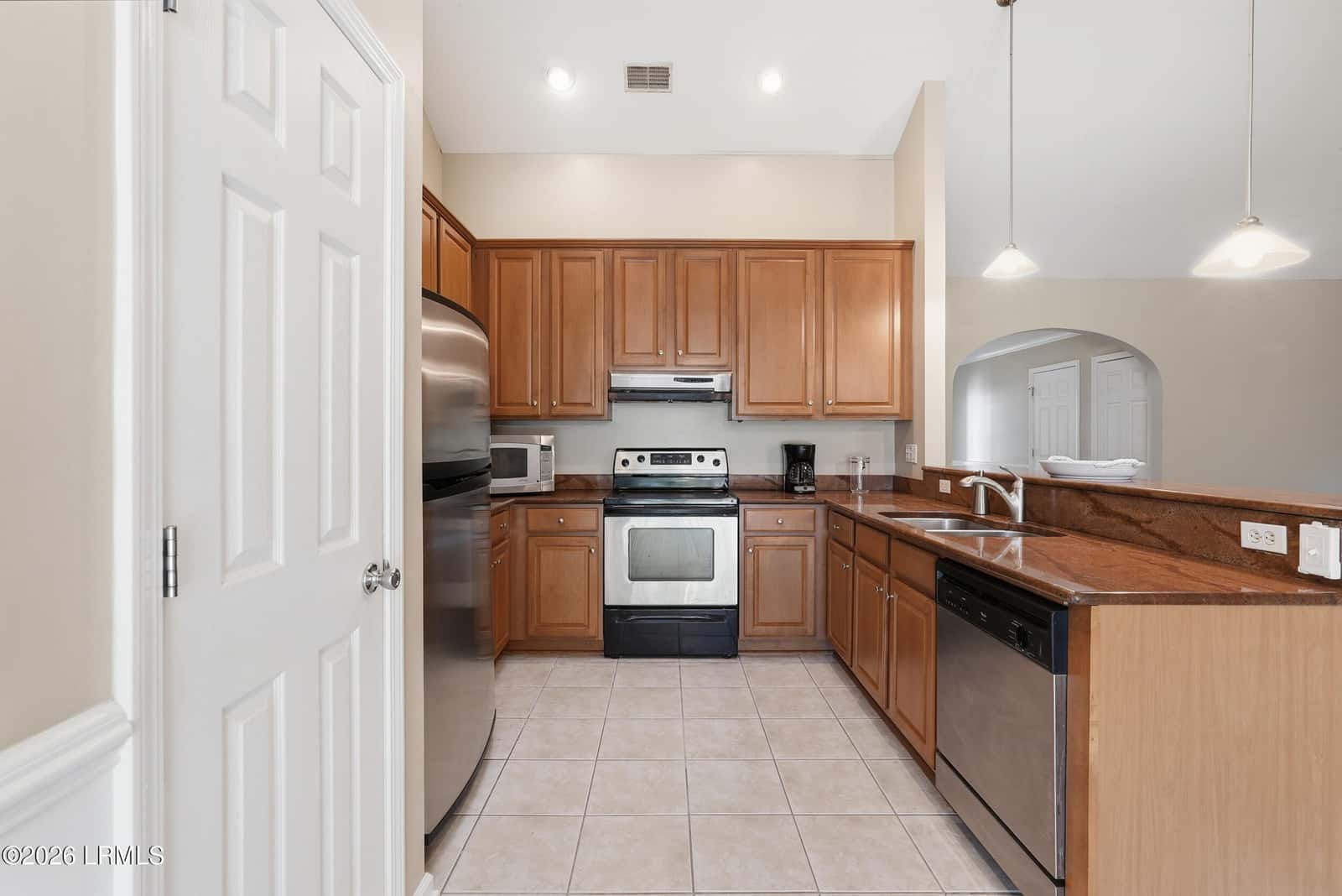 201 Cotton Field Lane E, Bluffton, SC 29910 — photo 10 of 37