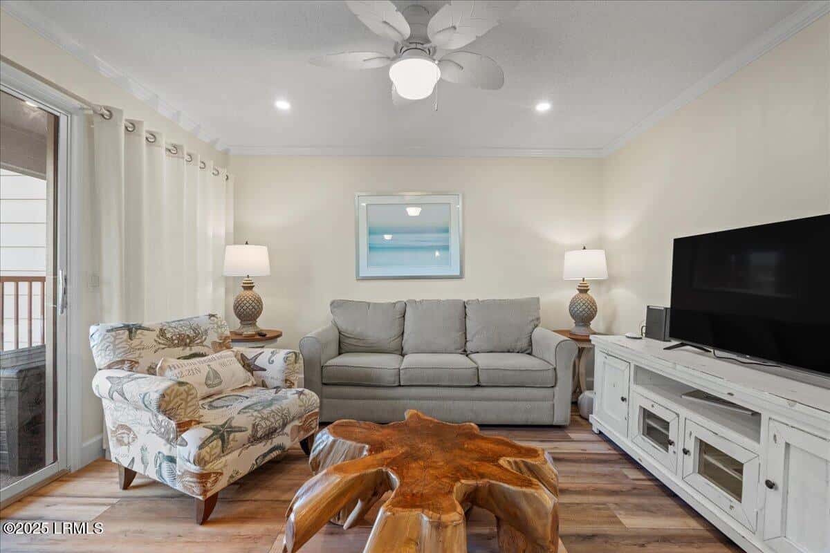 40 Folly Field Road 126, Hilton Head Island, SC 29928 — photo 13 of 27