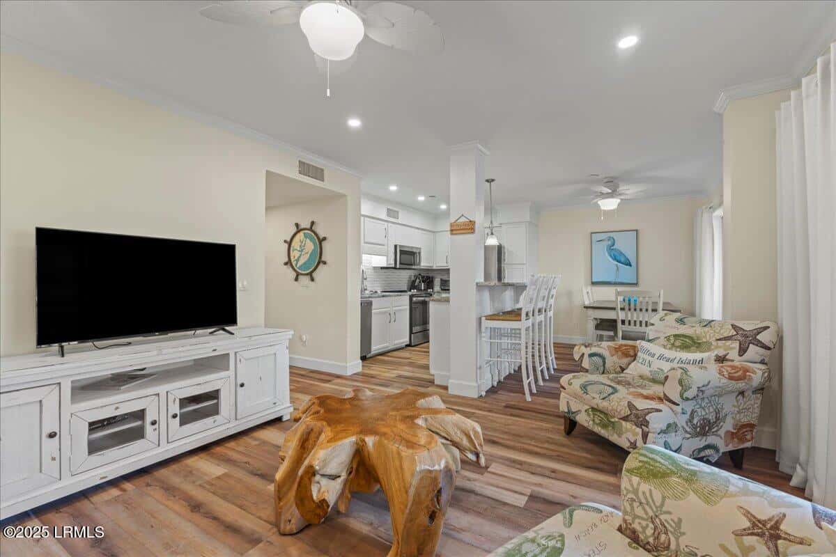 40 Folly Field Road 126, Hilton Head Island, SC 29928 — photo 14 of 27