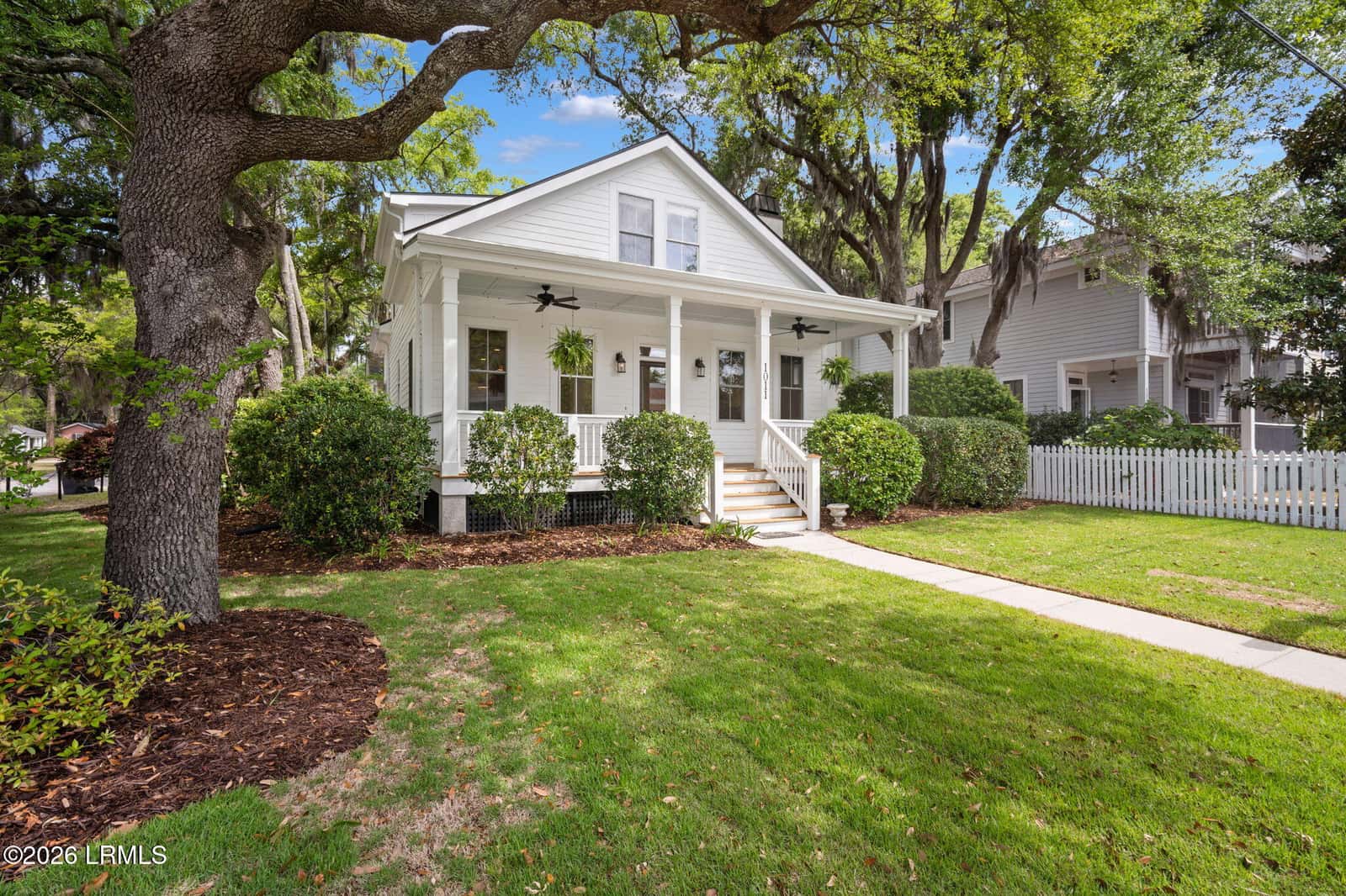 1011 Calhoun Street, Beaufort, SC 29902 — photo 1 of 64