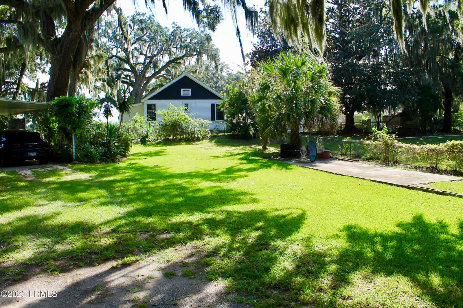 807 11th Street, Port Royal, SC 29935 — photo 4 of 46