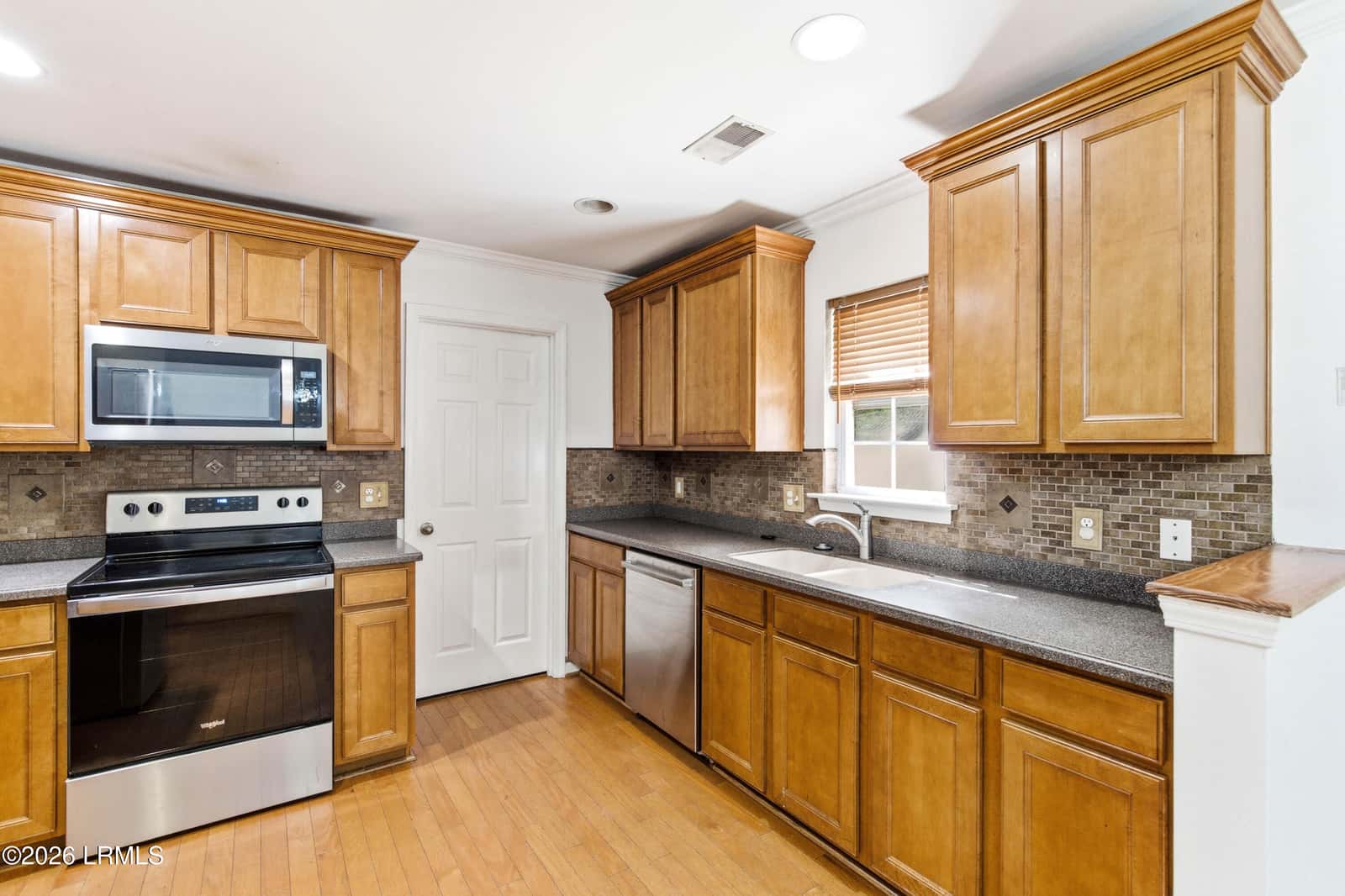 16 Harbison Place, Beaufort, SC 29906 — photo 8 of 22