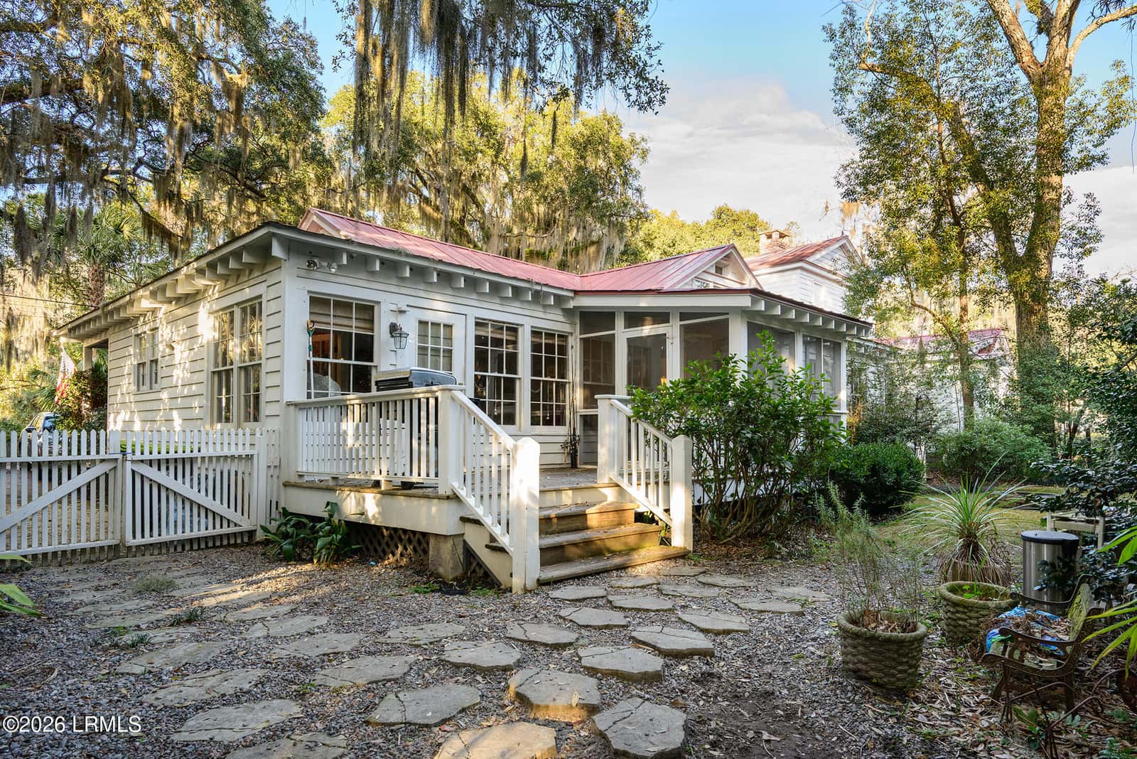 310 Hancock Street, Beaufort, SC 29902 — photo 4 of 59