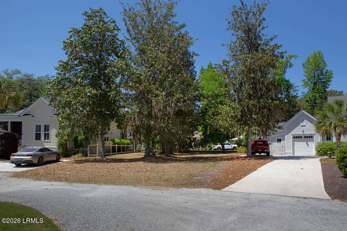 98 Gautier Place, Beaufort, SC 29902 — photo 2 of 24